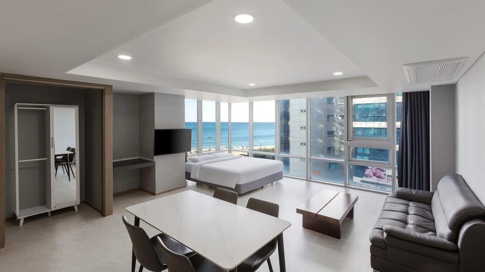 Sun Cloud Hotel Пусан 3*,  Южная Корея